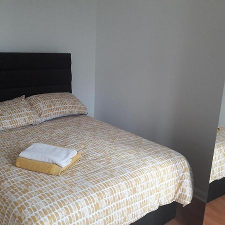 울버햄프턴 5 Bed House With Free Secure Parking In Pleasant Quiet Location 빌라 외부 사진