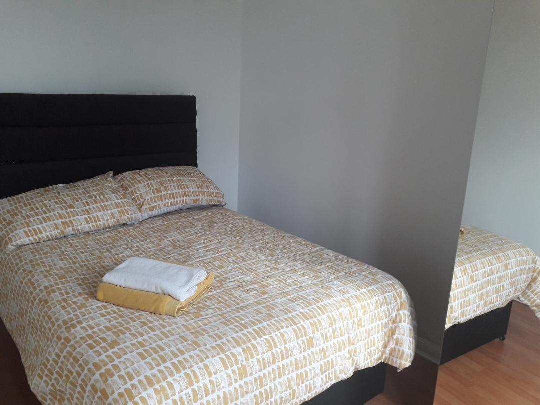 울버햄프턴 5 Bed House With Free Secure Parking In Pleasant Quiet Location 빌라 외부 사진